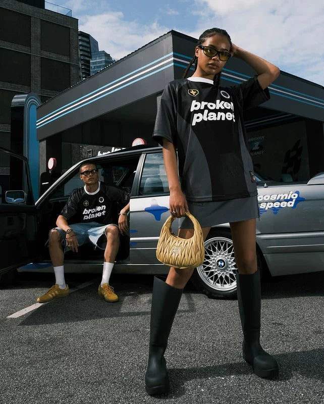 Broken Planet, a niche fashion brand, has launched a new American mesh breathable football sports short sleeved T-shirt, jersey, and soccer jersey
