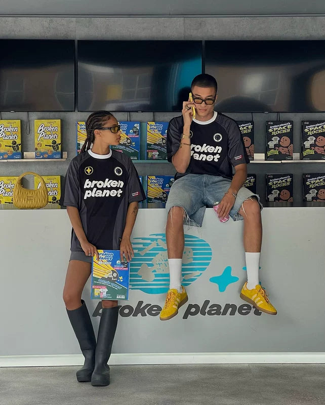 Broken Planet, a niche fashion brand, has launched a new American mesh breathable football sports short sleeved T-shirt, jersey, and soccer jersey